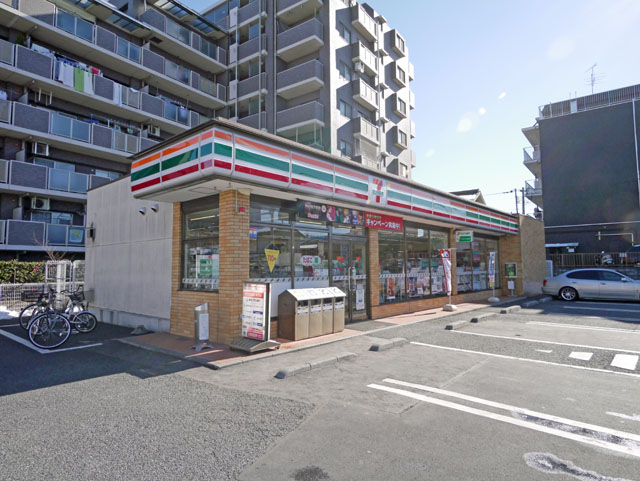 Convenience store. Seven-Eleven Tsuruma 1-chome to (convenience store) 160m
