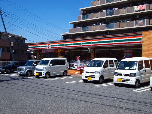 Convenience store. Seven-Eleven Fujimi Tsuruma 1-chome to (convenience store) 310m