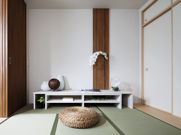 Living.  [Japanese-style room] Standard established a Japanese-style room, which is from playing with confidence the children.  ※ Except for the E type (Model Room J-type ・ Menu plan ・ Some paid ・ Application deadline Yes)
