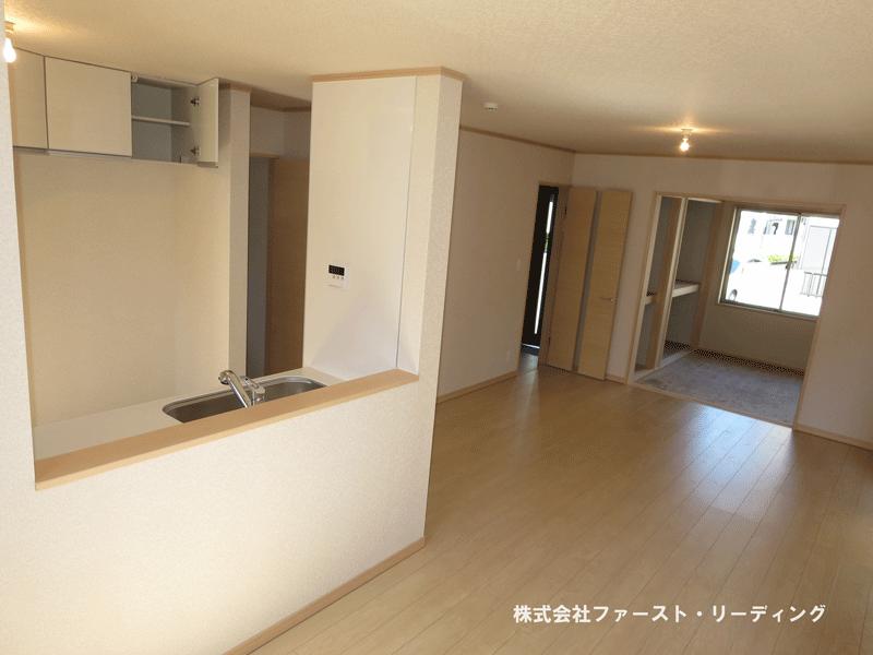 Living. By removing the partition of the Japanese-style room also can you live as 20.2 quires LDK! (Same specification equipment)