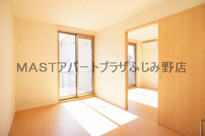 Other room space.  ■ Same construction company It is similar to photo