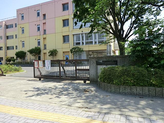 Primary school. Fujimino Municipal Higashihara to elementary school 850m