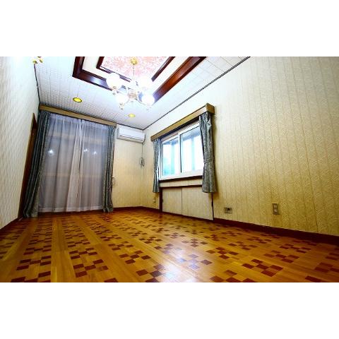 Living and room