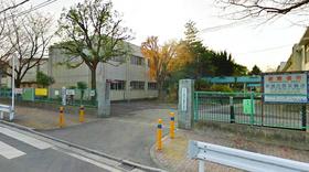Primary school. 250m until piece Nishi Elementary School (elementary school)