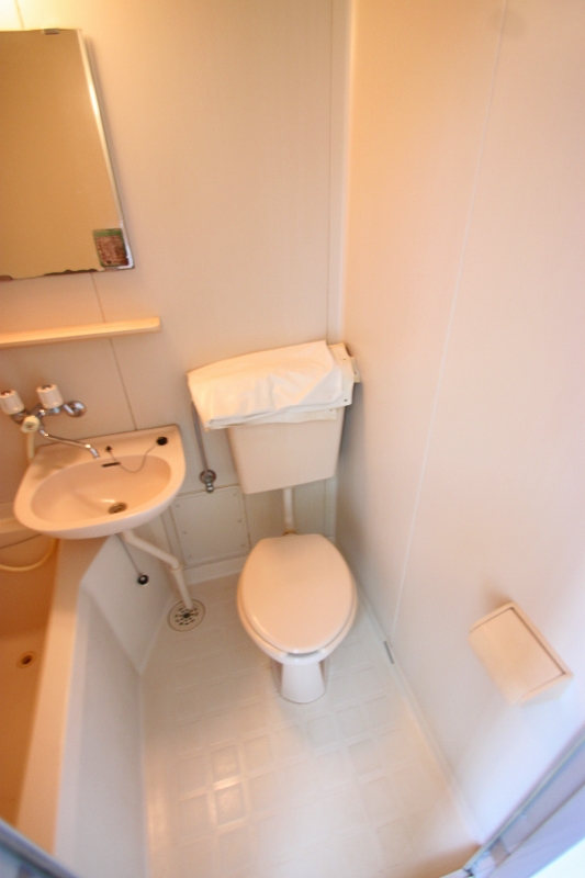 Toilet. ■ Same apartment It is similar to photo