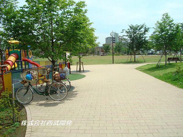 park. Gen Katsuse memorial park area is about 12000 square meters, It is the park of the largest area in the region. 
