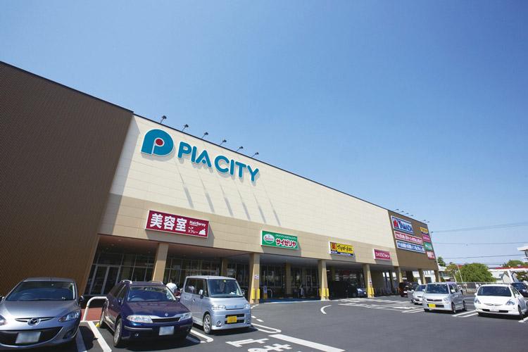 Other. A 2-minute walk of Piashiti Fujimino is, Assortment of rich food, "Kasumi", etc., It is composed of food-related tenants and electronics stores. Convenience can go shopping at any time at any time. 