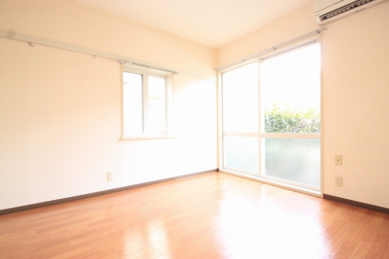 Other room space.  ■ Same apartment It is similar to photo