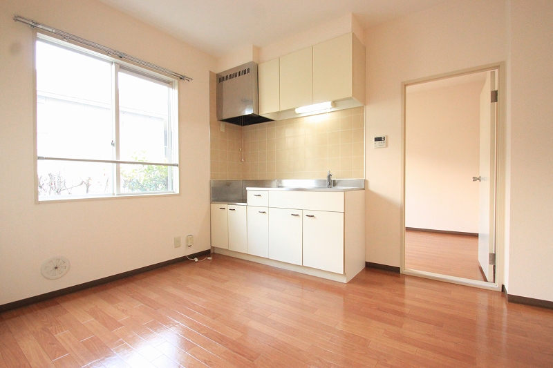 Living and room.  ■ Same apartment It is similar to photo