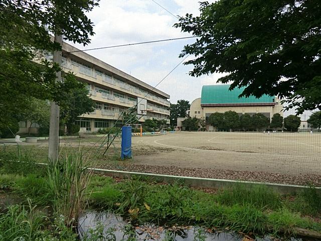 Primary school. 1100m until the Forest Elementary School of Fujimino fraud