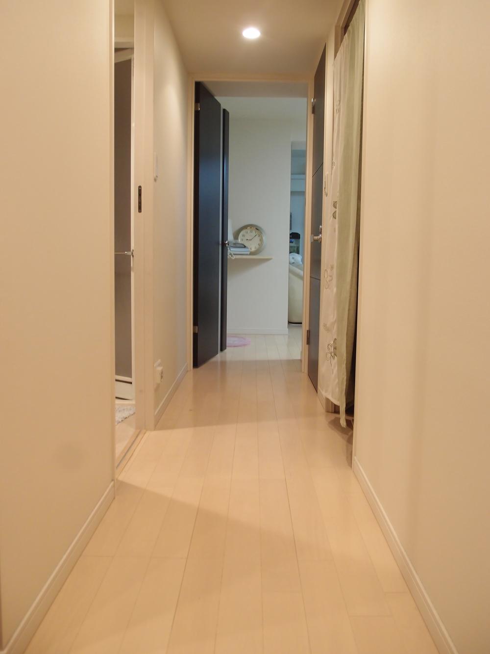 Other introspection. Corridor part. And by using the white was the keynote flooring, To produce a bright room.