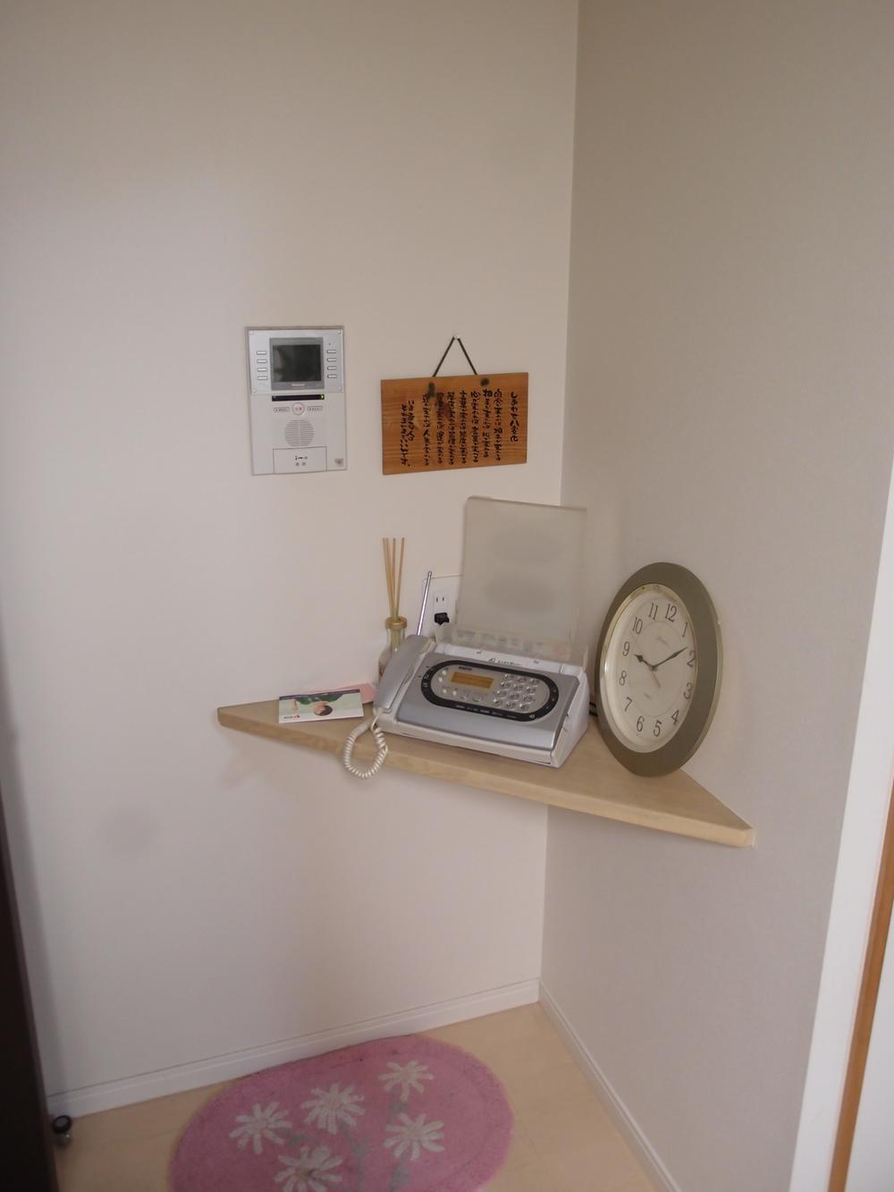 Other introspection. Counters are provided to the LD part. I think that something good to know you. Accessories, etc. are not included in the sale.