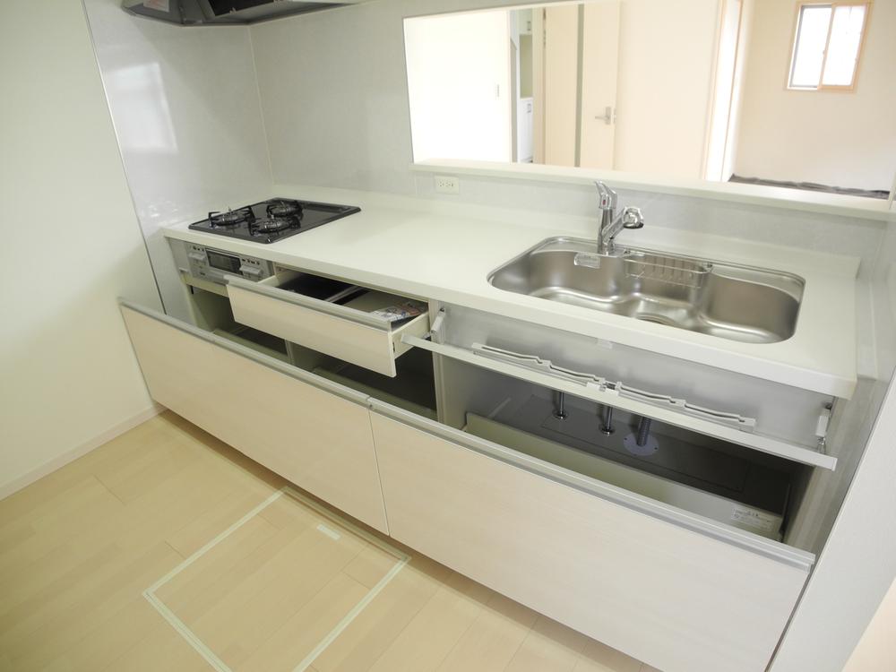 Same specifications photo (kitchen). Same manufacturer construction cases