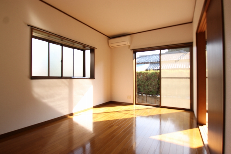 Other room space.  ■ Same apartment It is similar to photo