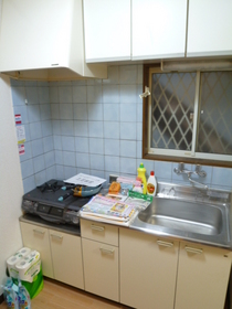 Kitchen. 2-neck is a gas stove can be installed!