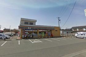 Convenience store. 750m to Seven-Eleven (convenience store)