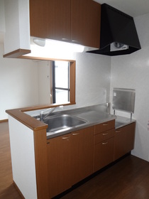 Kitchen. Two-burner gas stove installation Allowed.