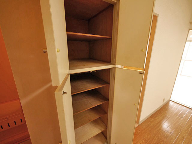 Entrance. Shoebox