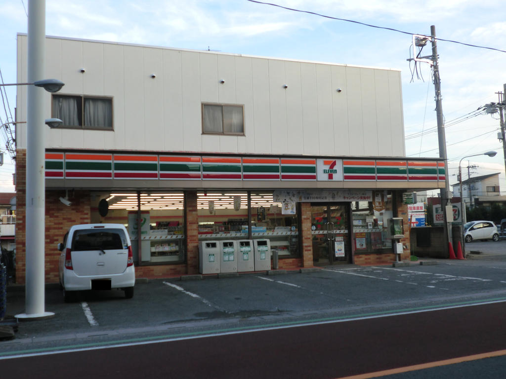 Convenience store. Seven-Eleven Kamifukuoka Fujimi street store (convenience store) to 400m