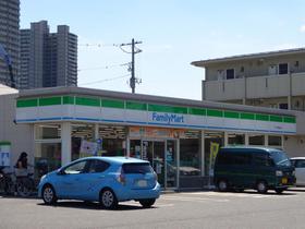 Convenience store. 664m to Family Mart (convenience store)