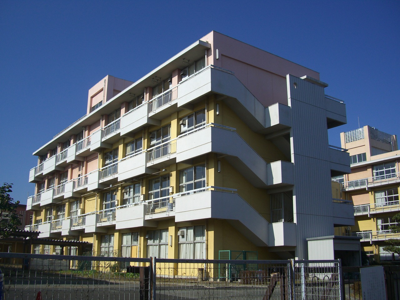 Primary school. Fujimino Municipal Higashihara to elementary school (elementary school) 130m