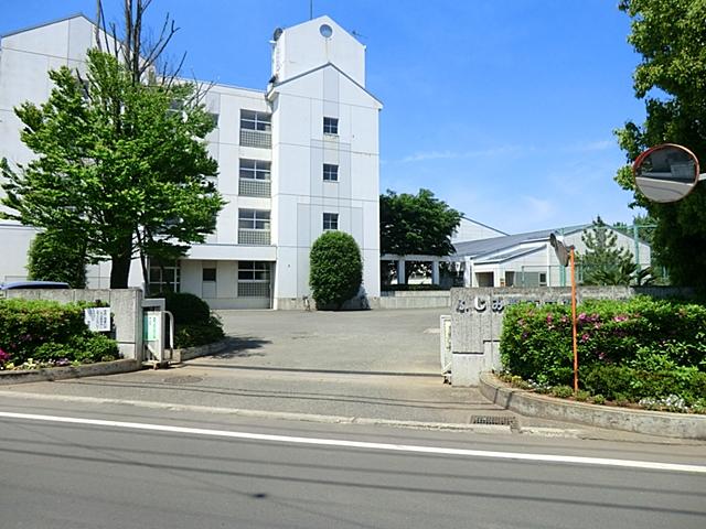 Junior high school. 1850m to Fukuoka junior high school