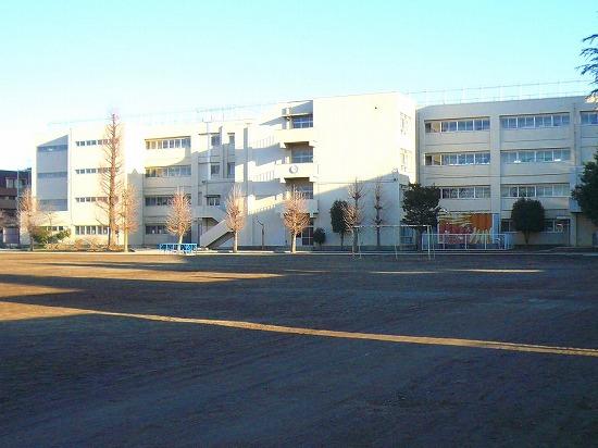 Primary school. Fujimino Municipal Nishi Elementary School up to 283m