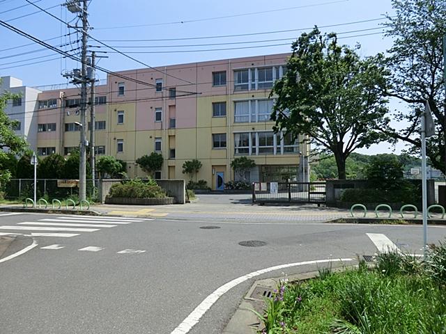 Primary school. Fujimino Municipal Higashihara to elementary school 701m