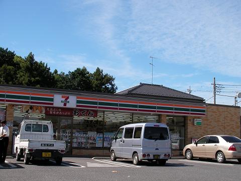 Convenience store. Seven-Eleven Fukaya Minamitori store up (convenience store) 584m