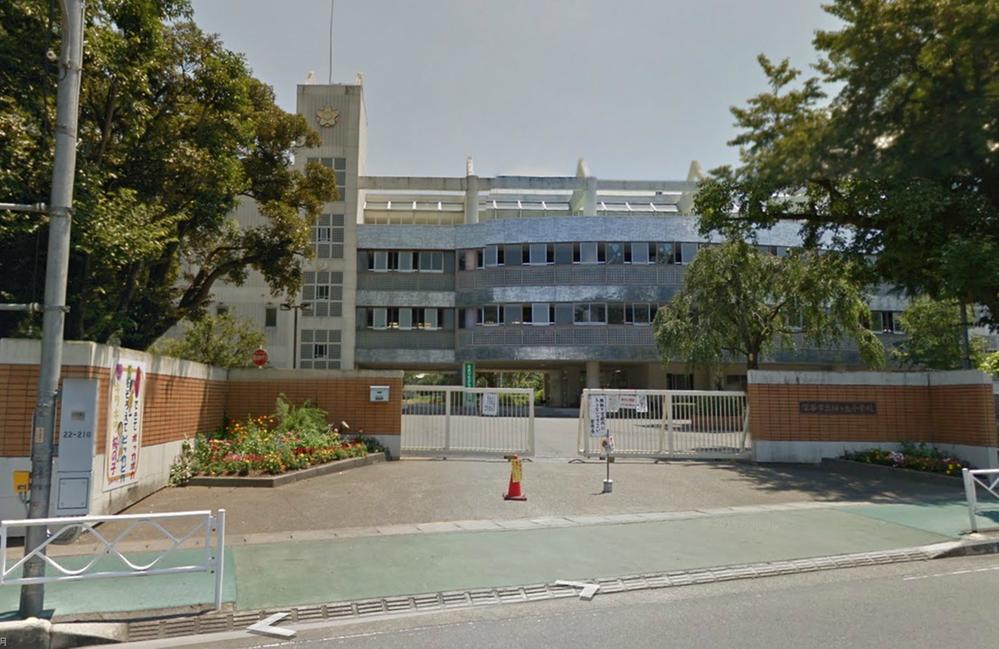 Primary school. Fukaya Municipal Sakuragaoka to elementary school 450m