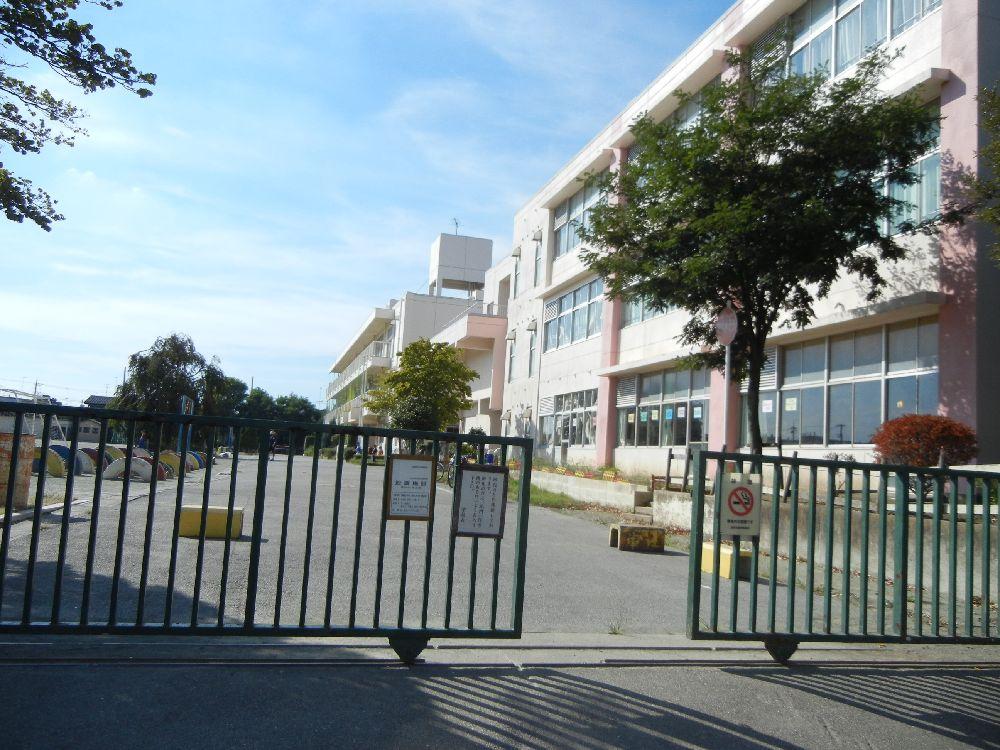 Primary school. Fukaya Municipal Hatara to elementary school 1700m