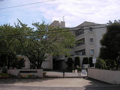 Primary school. 901m to Fukaya Municipal Kamishiba Higashi elementary school (elementary school)