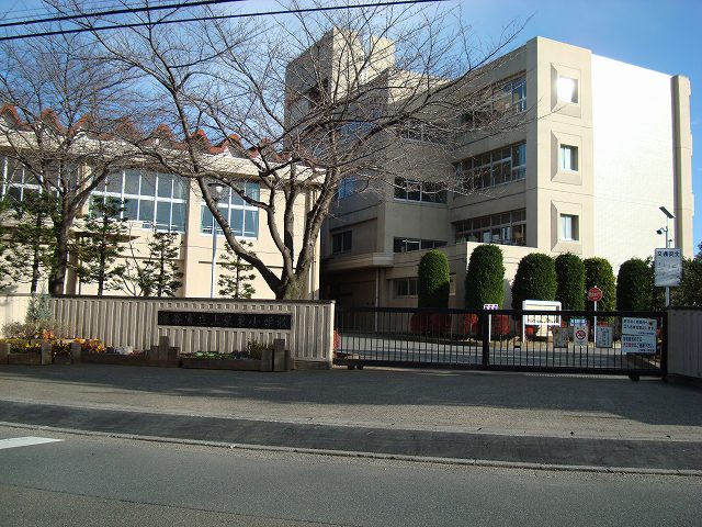 Primary school. Fukaya Municipal Kamishiba Nishi Elementary School 683m until the (elementary school)
