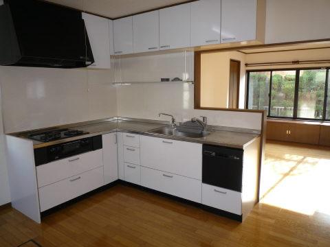 Kitchen. Renovation completed ・ With dishwasher