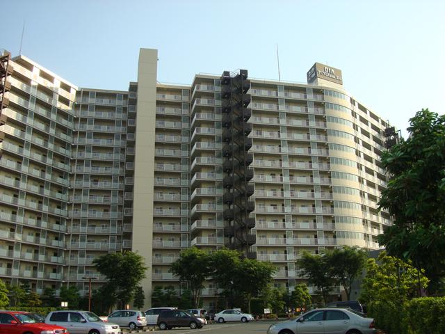 Local appearance photo. And large-sized apartments of more than 500 units