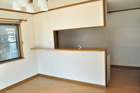 Living and room. Counter kitchen