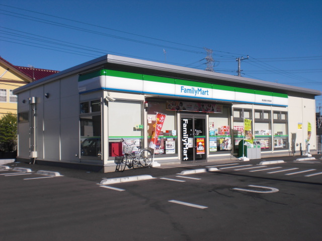 Convenience store. FamilyMart Kumagai Shinbori store up (convenience store) 610m