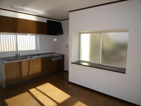 Kitchen. Interior renovation completed ・ Kitchen IH