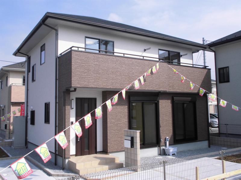 Local appearance photo. B Building local shooting