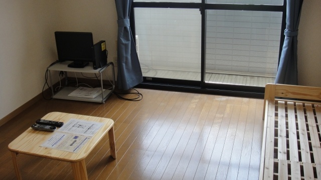 Living and room. Internet is also unlimited per month 1.600 yen.