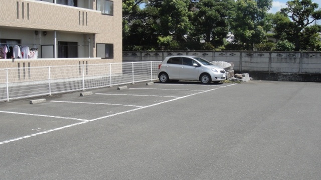 Parking lot. Parking is a monthly 4.930 yen. 