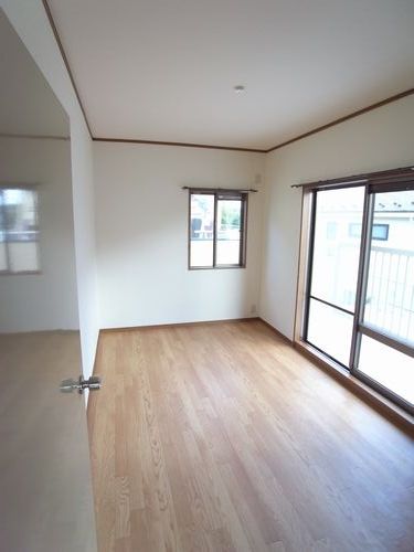 Living and room. Second floor 5 Pledge Western-style