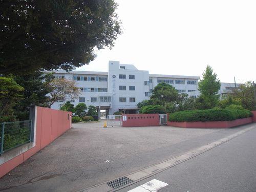 Junior high school. Gyoda Municipal Gyoda until junior high school 320m