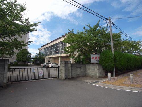 Primary school. Gyoda Minami to elementary school 1400m