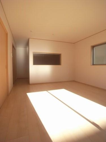 Living. Local (12 May 2013) Shooting