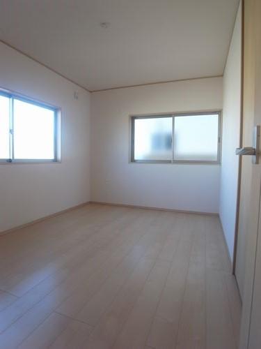 Non-living room. Indoor (12 May 2013) Shooting