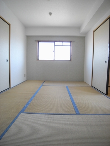 Living and room. Japanese-style room 6 quires