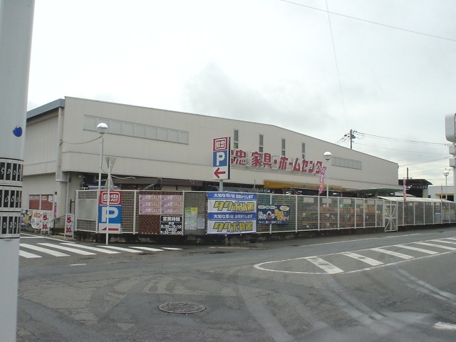 Home center. Shimachu Co., Ltd. 730m to home improvement Gyoda store (hardware store)
