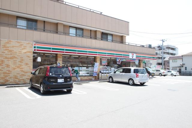 Convenience store. 410m to Seven-Eleven Hanno Hashiba shop