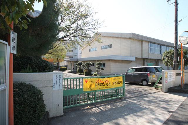 Primary school. Hanno Municipal Namiyanagi to elementary school 1039m
